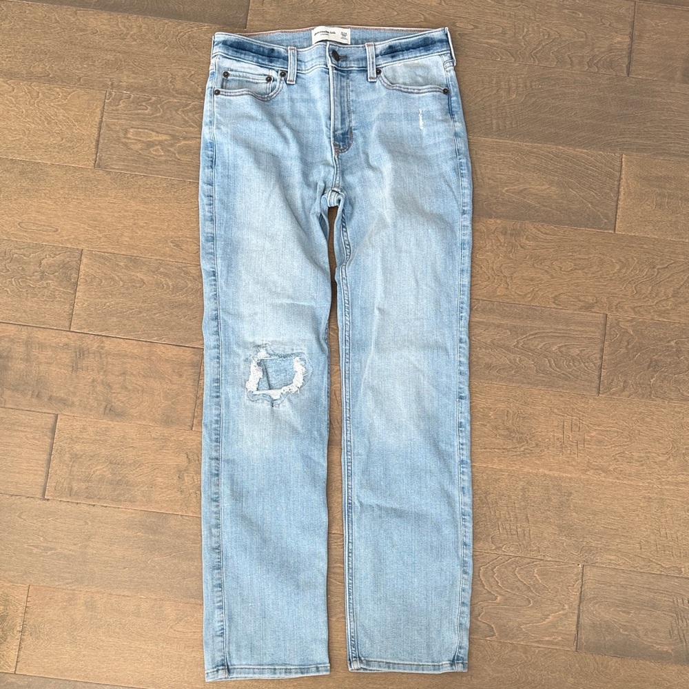 Light Wash Straight Leg Jeans - Distressed Knee 13/14 Long